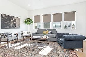 19 At Bloomington Country Club 3 Bedroom Condo by Redawning