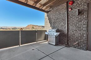 19 At Bloomington Country Club 3 Bedroom Condo by Redawning