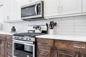 19 At Bloomington Country Club 3 Bedroom Condo by Redawning