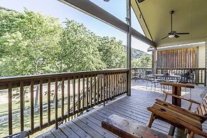 Cowboy Lodge Rr94404 #4 4 Bedroom Home by RedAwning