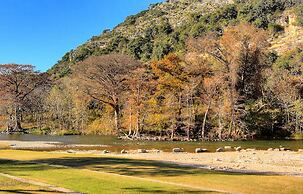 Cowboy Lodge Rr94404 #4 4 Bedroom Home by RedAwning