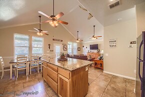 Cowboy Lodge Rr94404 #4 4 Bedroom Home by RedAwning