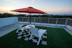 Blue moon in Sesokojima