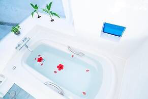 Blue moon in Sesokojima