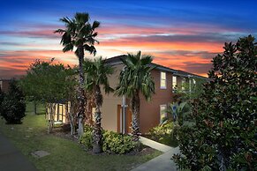 Amazing Three Bedrooms w Spa/Jacuzzi close Disney @ Encantada 3012