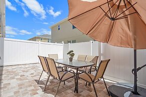 Four Bedroom Sleeps 10 w/GameRoom 5152A