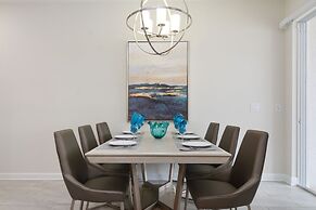 Four Bedroom Close to Disney w/ Screened Pool @StoreyLake 4910