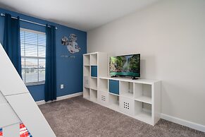 Four Bedroom Close to Disney w/ Screened Pool @StoreyLake 4910