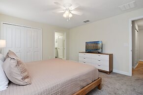 Four Bedroom Close to Disney w/ Screened Pool @StoreyLake 4910
