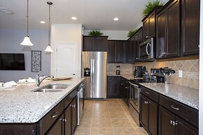 Luxury 5 Bedroom w/ Private Pool Close to Disney 8875