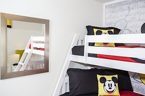 Luxury 5 Bedroom w/ Private Pool Close to Disney 8875