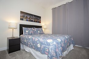 Stunning 5 Bd Home w/ Pool Close to Disney 4822