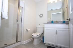 Stunning 5 Bd Home w/ Pool Close to Disney 4822