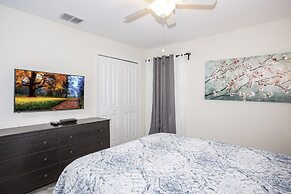 Stunning 5 Bd Home w/ Pool Close to Disney 4822