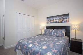 Stunning 5 Bd Home w/ Pool Close to Disney 4822