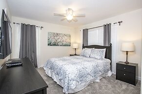 Stunning 5 Bd Home w/ Pool Close to Disney 4822