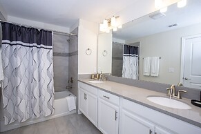 Stunning 5 Bd Home w/ Pool Close to Disney 4822