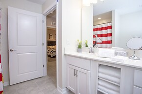 Gorgeous Two Bedroom Apt Close to Disney 306 4721 @Storey Lake Resort