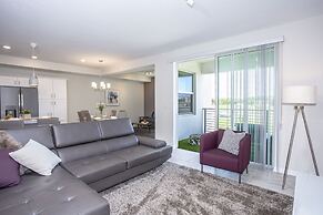 Gorgeous Two Bedroom Apt Close to Disney 306 4721 @Storey Lake Resort