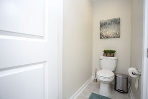 Gorgeous Two Bedroom Apt Close to Disney 306 4721 @Storey Lake Resort