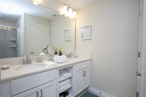 Gorgeous Two Bedroom Apt Close to Disney 306 4721 @Storey Lake Resort