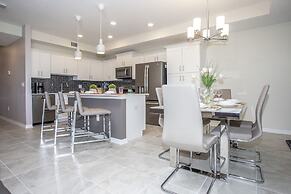 Gorgeous Two Bedroom Apt Close to Disney 306 4721 @Storey Lake Resort