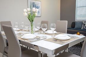 Gorgeous Two Bedroom Apt Close to Disney 306 4721 @Storey Lake Resort