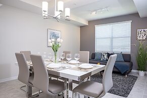 Gorgeous Two Bedroom Apt Close to Disney 306 4721 @Storey Lake Resort