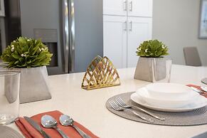 Gorgeous Two Bedroom Apt Close to Disney 306 4721 @Storey Lake Resort