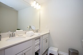 Gorgeous Two Bedroom Apt Close to Disney 306 4721 @Storey Lake Resort