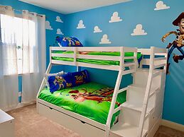 Splendid Four Bedroom Home w/ Pool @Festival 154