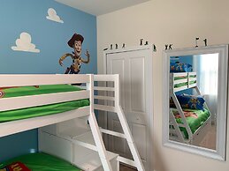 Splendid Four Bedroom Home w/ Pool @Festival 154