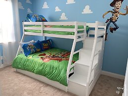 Splendid Four Bedroom Home w/ Pool @Festival 154