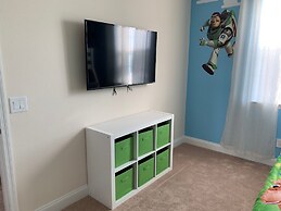 Splendid Four Bedroom Home w/ Pool @Festival 154