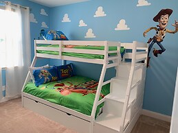 Splendid Four Bedroom Home w/ Pool @Festival 154