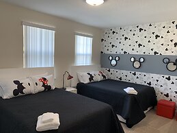 Splendid Four Bedroom Home w/ Pool @Festival 154