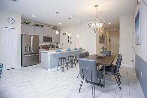 Wonderful 5 Bedroom w/ Pool Close to Disney 4801