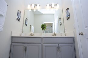 Wonderful 5 Bedroom w/ Pool Close to Disney 4801