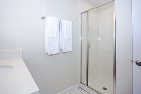 Wonderful 5 Bedroom w/ Pool Close to Disney 4801