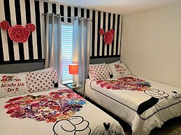 Marvelous 5 Bedroom w/ Pool Close to Disney 4811