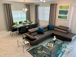 Marvelous 5 Bedroom w/ Pool Close to Disney 4811