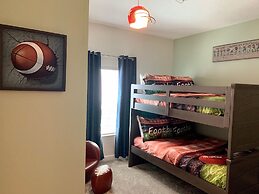 Marvelous 5 Bedroom w/ Pool Close to Disney 4811