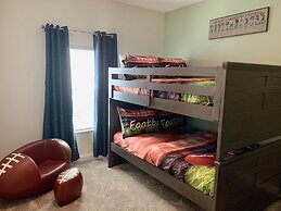 Marvelous 5 Bedroom w/ Pool Close to Disney 4811