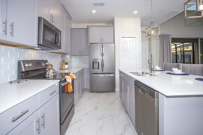 Gorgeous 5Bd Close to Disney @ Storey Lake 2734