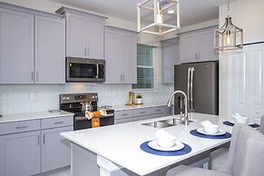 Gorgeous 5Bd Close to Disney @ Storey Lake 2734