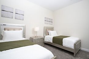 Stunning 5 Bd w/ Pool Close to Disney 8955