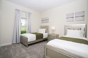 Stunning 5 Bd w/ Pool Close to Disney 8955