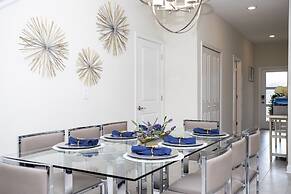 Stunning 5 Bd w/ Pool Close to Disney 8955