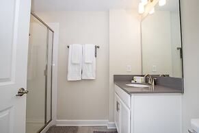 Stunning 5 Bd w/ Pool Close to Disney 8955