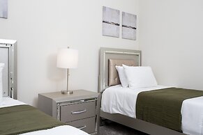 Stunning 5 Bd w/ Pool Close to Disney 8955